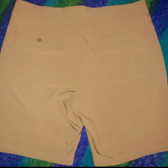 Like New 38 Ben Hogan Golf Shorts - Picture 2 of 3